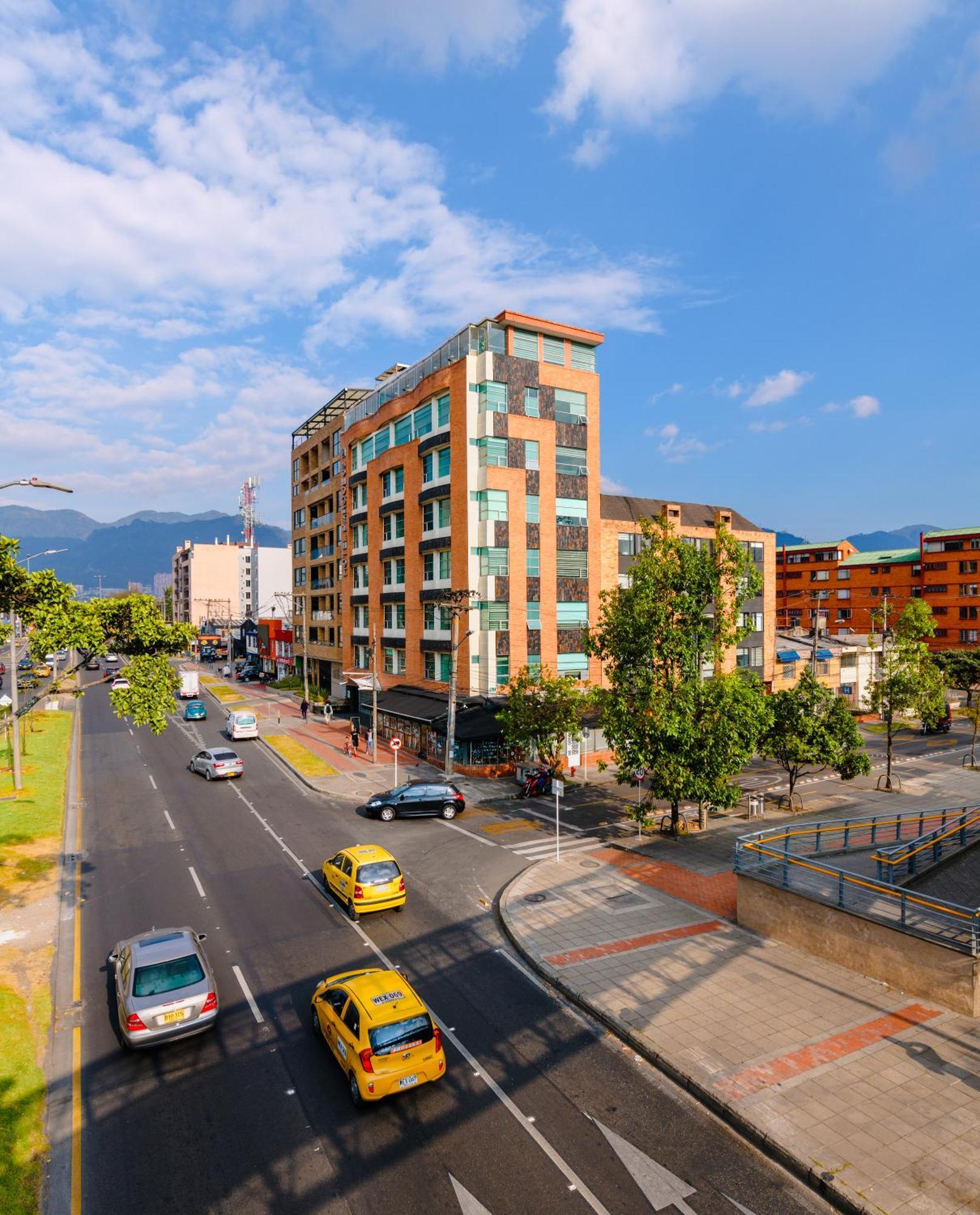 Hotel Parque 63 Bogota Bagian luar foto