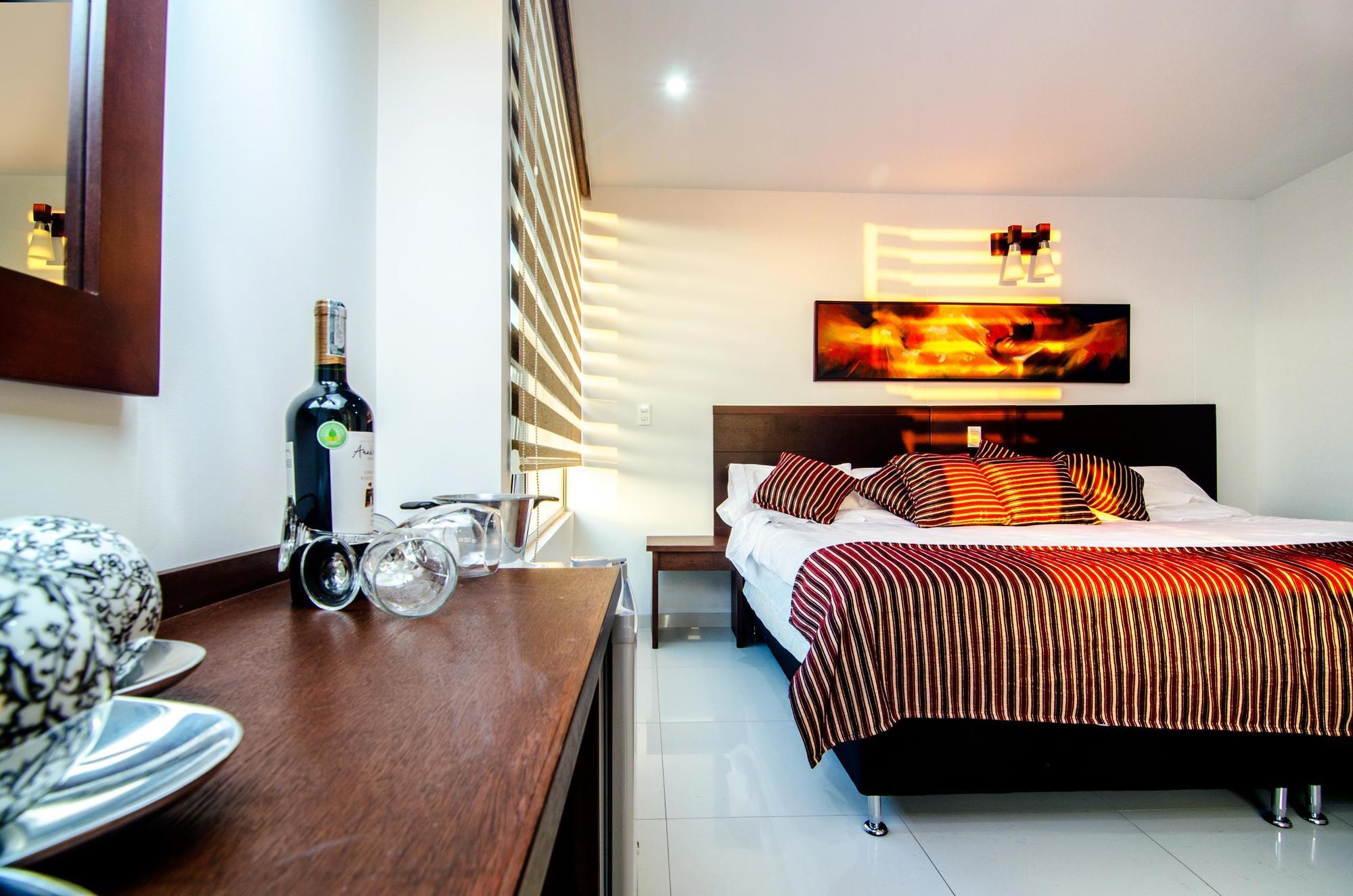 Hotel Parque 63 Bogota Bagian luar foto